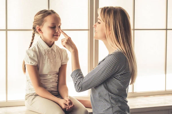 Mom and daughter — Stock Photo, Image