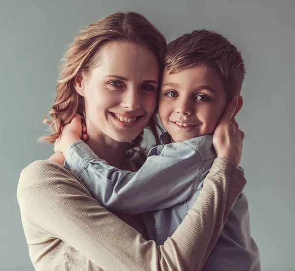 Madre e hijo — Foto de Stock