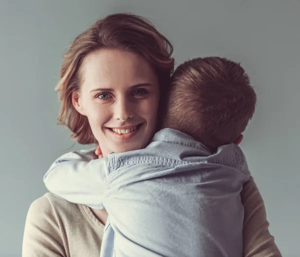 Madre e hijo — Foto de Stock