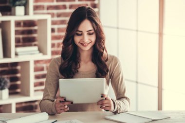 güzel kız öğrenci