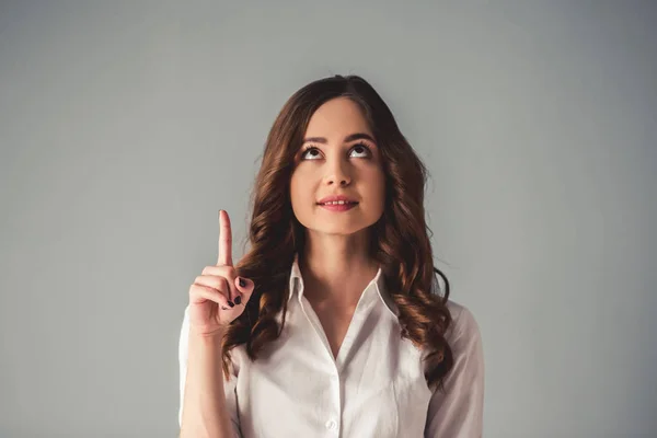 Schöne junge Geschäftsfrau — Stockfoto