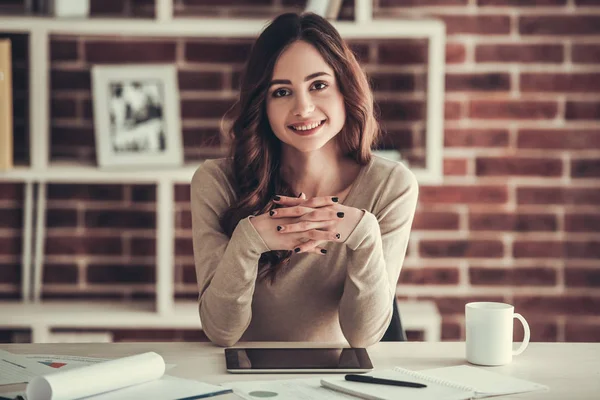 Beautiful female student — Stock Photo, Image