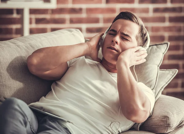 Young man at home — Stock Photo, Image