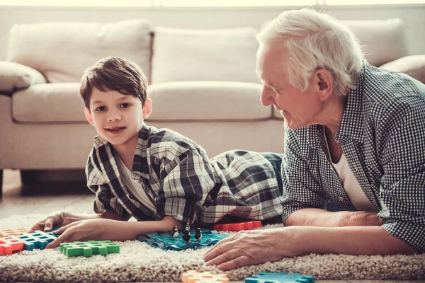 Morfar och sonson — Stockfoto