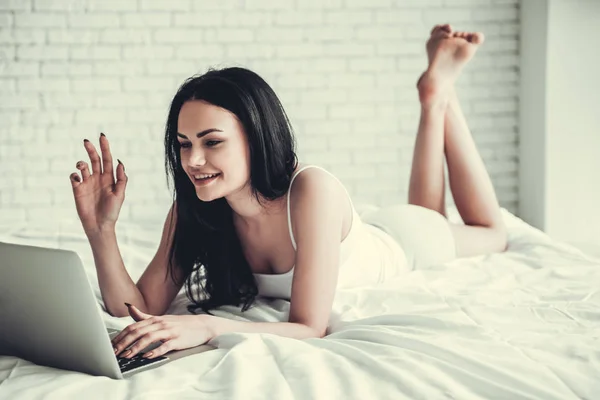 Beautiful girl at home — Stock Photo, Image