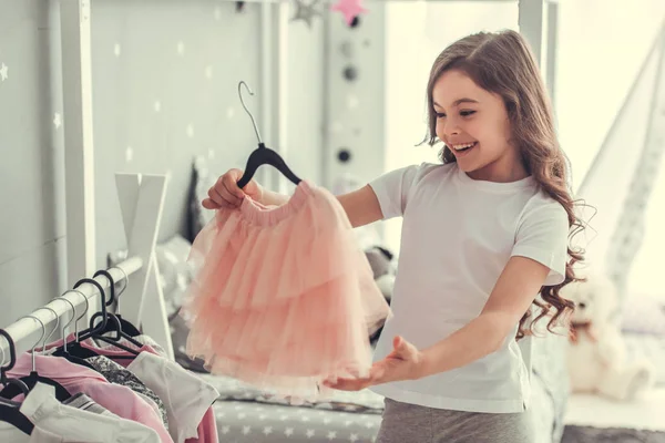 Schattig klein meisje — Stockfoto