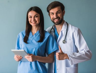 Güzel genç doktorlar