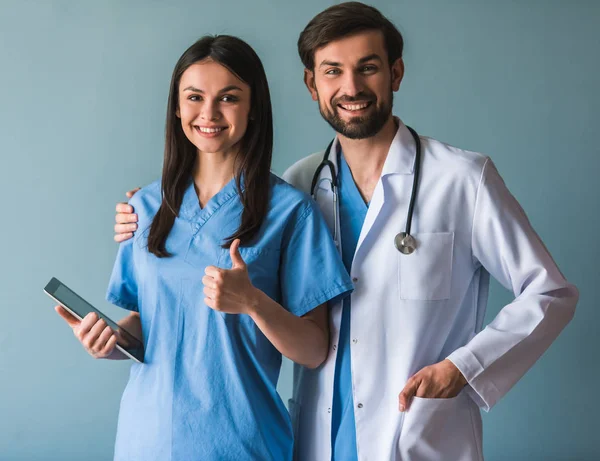 Güzel genç doktorlar