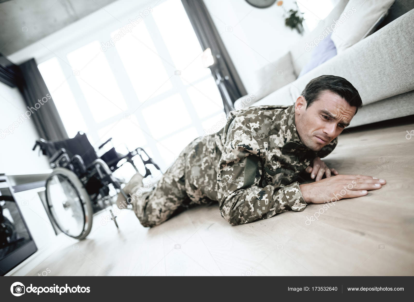 Безбарьерная среда для инвалидов. Человек в инвалидном кресле. Коляска для инвалидов. Инвалиды куда попадают. Человек на коляске.