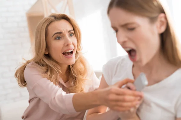 Mom Teenage Daughter Arguing Each Other Have Complex Relationship Daughter — Stock Photo, Image