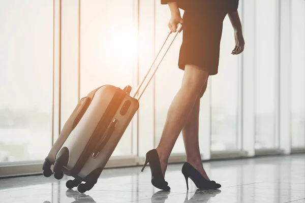 Business Travel. Business people at airport. Airport hall with panoramic windows. — Stock Photo, Image