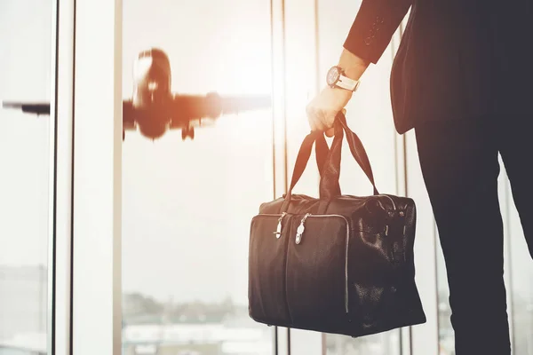 Business Travel. Business people at airport. Airport hall with panoramic windows. — Stock Photo, Image