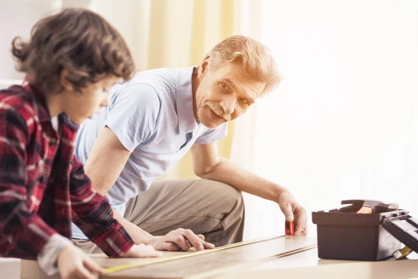 Abuelo y nieto — Foto de Stock