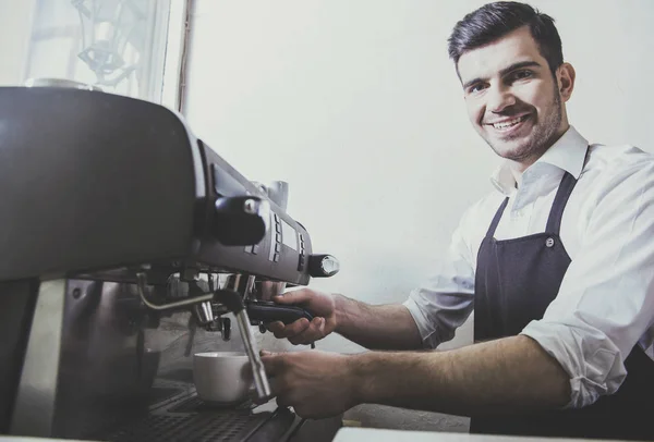 Barista en el bar — Foto de Stock