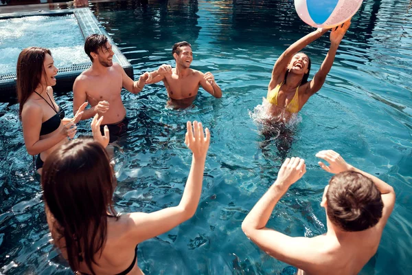 Group Young People Play Beach Ball Pool Company Friends Having — Stock Fotó