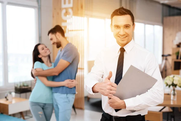 Manager Tie Poses Camera Him Guy Girl Who Embrace Man — Stock Photo, Image