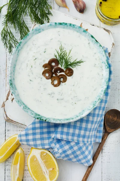 Salsa Tradizionale Greca Tzatziki Yogurt Cetriolo Aneto Aglio Olio Sale — Foto Stock