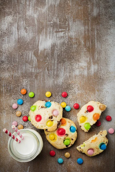 Biscuits Pour Enfants Avec Des Bonbons Chocolat Colorés Glaçure Sucre — Photo