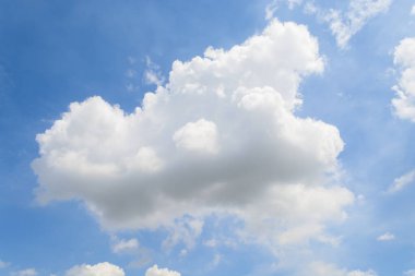 Gökyüzü yazı, bulutlu arka plan güneşli hava atmosferi