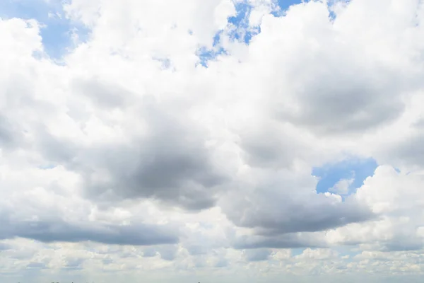 Céu Verão Fundo Nublado Ensolarado Atmosfera Aérea — Fotografia de Stock