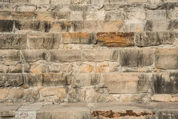 Antik tuğla duvar parçası