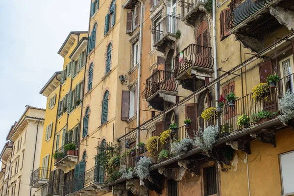 Klasik İtalyan fasade İtalya