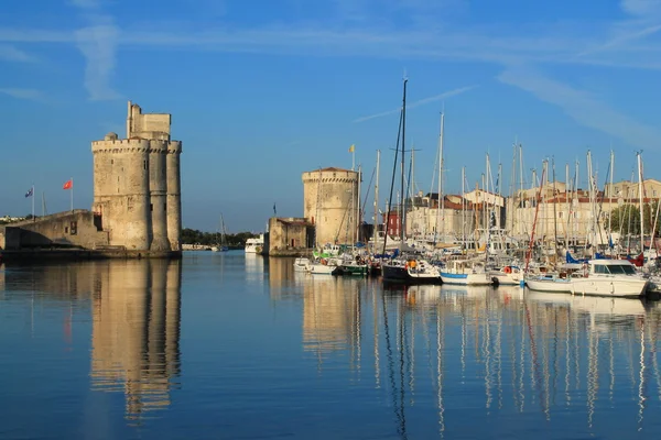 La Rochelle, Fransa 'nın Ortaçağ kuleleri — Stok fotoğraf