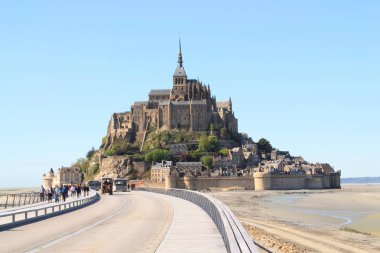 Le Mont-Saint-Michel, Fransız Normandy komün ada.