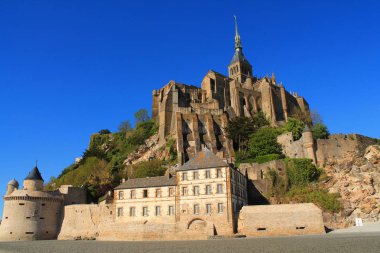Le Mont-Saint-Michel, Fransız Normandy komün ada.