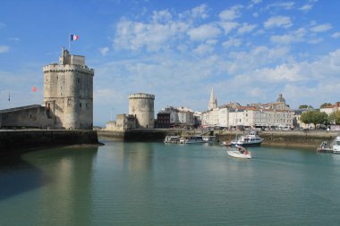 La Rochelle, Fransa 'nın Ortaçağ kuleleri