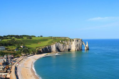 Beach ans kayalıklarla Etretat Fransa