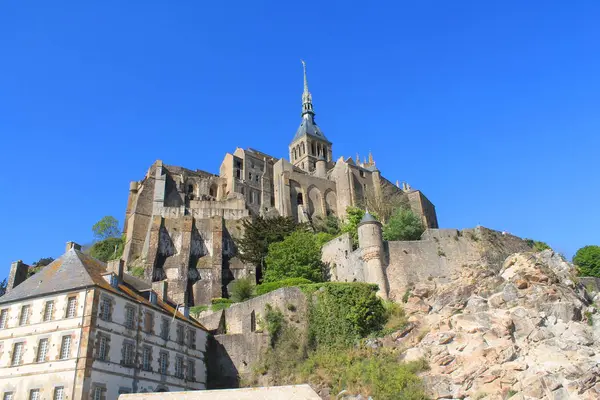 Le Mont-Saint-Michel, French island commune in Normandy — Stock Photo, Image