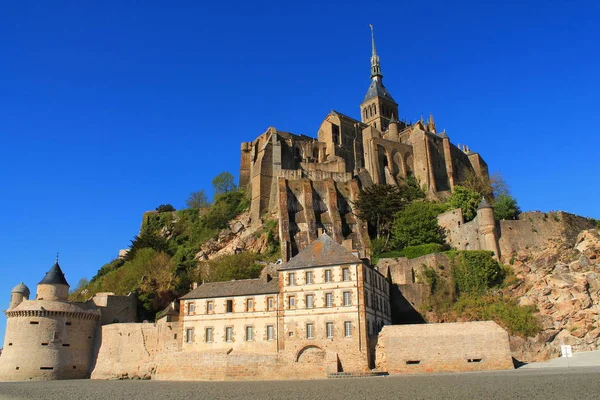 Le Mont-Saint-Michel, comuna insular francesa en Normandía —  Fotos de Stock