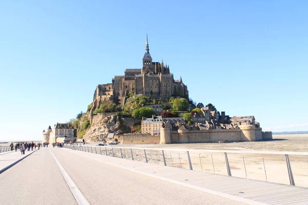 Le Mont-Saint-Michel, comuna insular francesa en Normandía —  Fotos de Stock