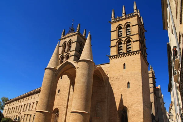 A Basílica de São Pedro em Montpellier, França — Fotografia de Stock