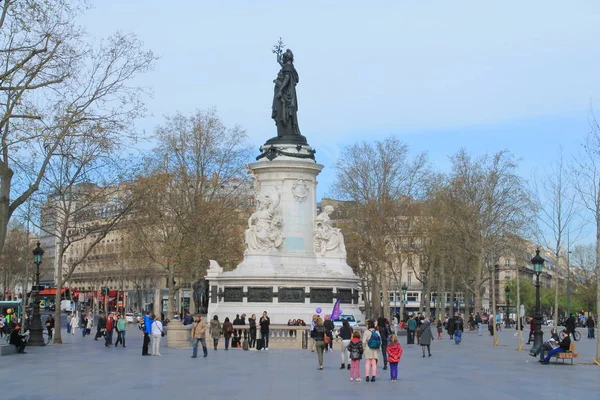 Cumhuriyet Meydanı Paris, Fransa — Stok fotoğraf