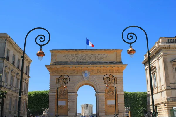 Monumentos e estilos arquitetônicos de Montpellier, França — Fotografia de Stock