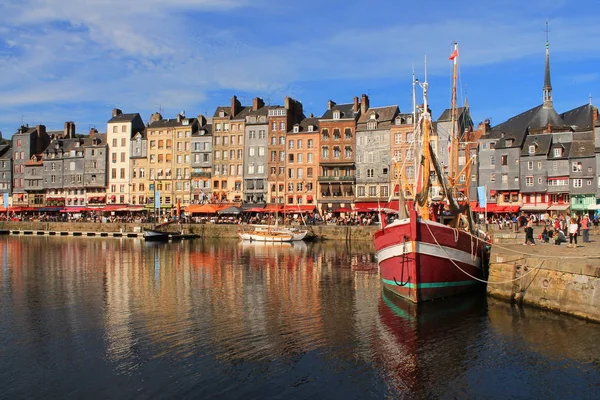 Gamla hamnen i Honfleur, franska Norman staden — Stockfoto