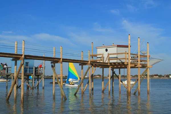 Fischerhütte und Carrelet in der Nähe von la rochelle — Stockfoto