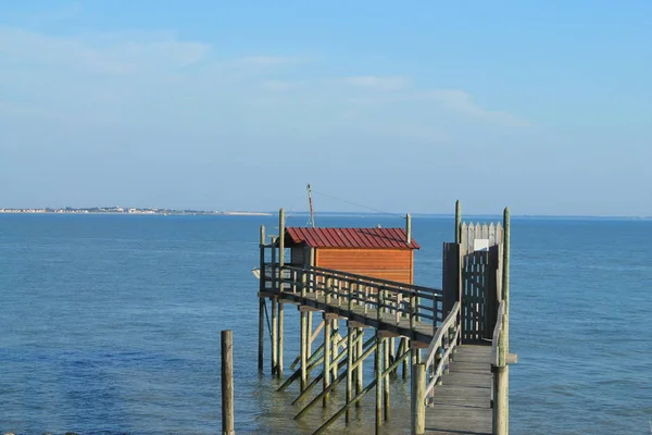 Cabina di pesca e Carrellino vicino a La Rochelle — Foto Stock