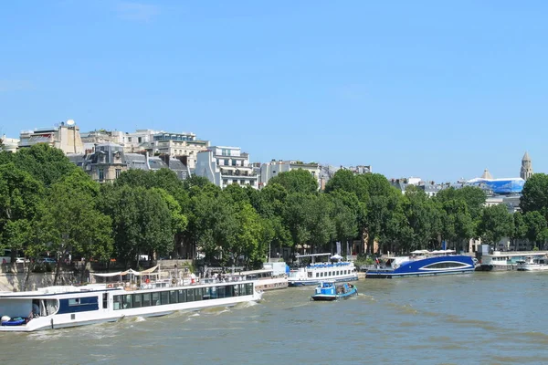 Parigi, capitale e la città più popolosa della Francia — Foto Stock