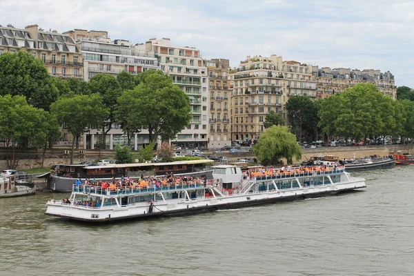 París, capital y la ciudad más poblada de Francia — Foto de Stock