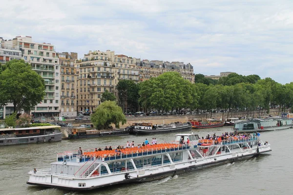 Paris, capital e a cidade mais populosa da França — Fotografia de Stock