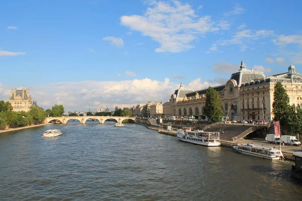 París, capital y la ciudad más poblada de Francia — Foto de Stock