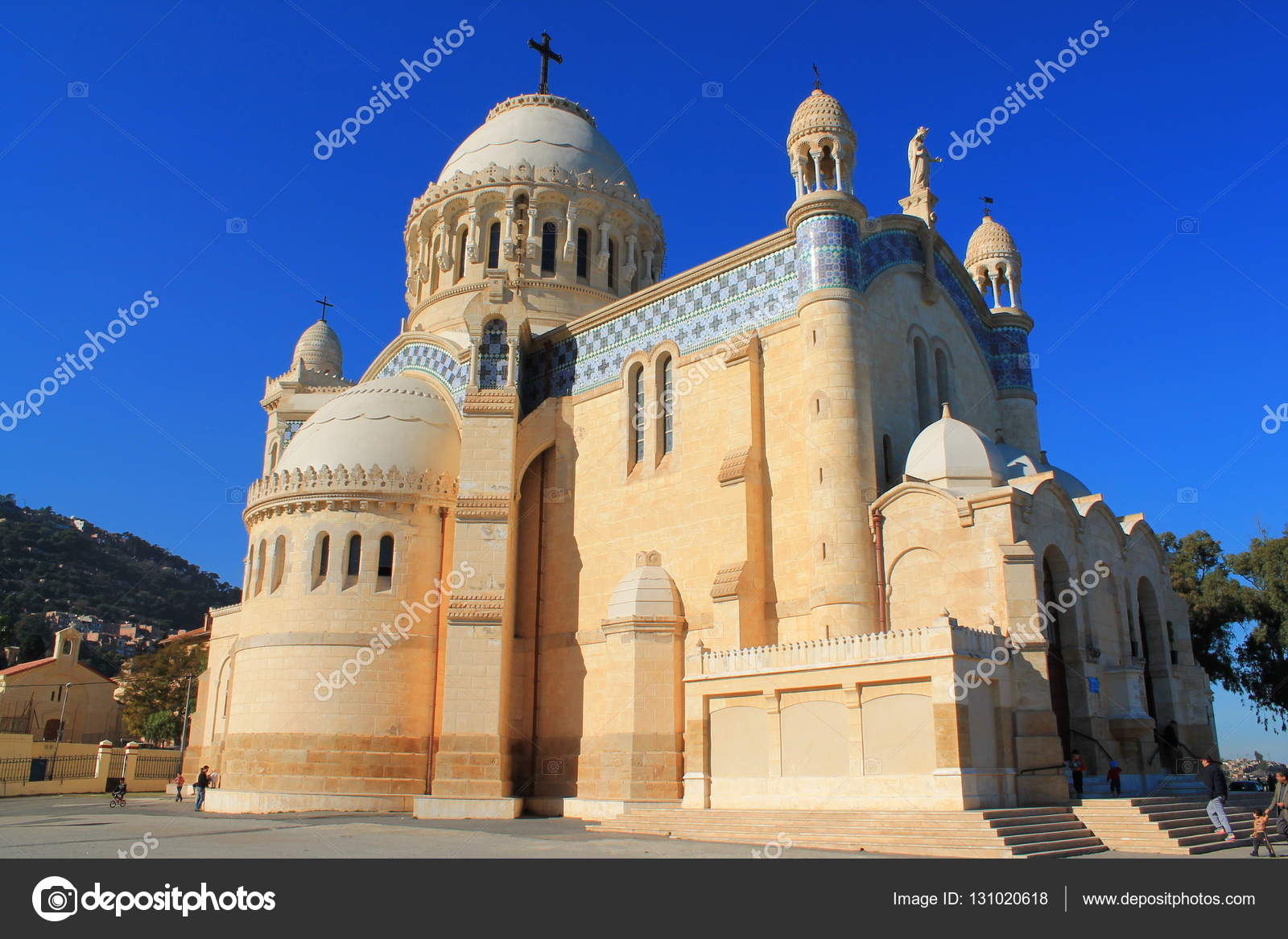 Собор Парижской Богоматери В Алжире , Стоковое Фото ©Picturereflex.