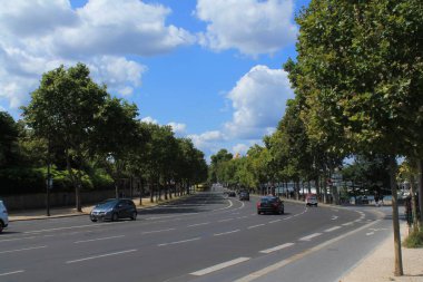 Paris, sermaye ve Fransa'nın en kalabalık şehir