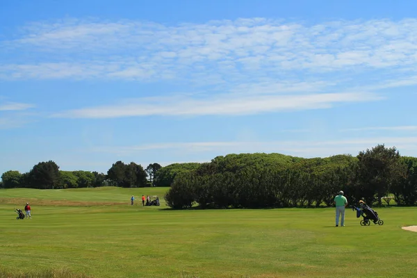 Golf de Etretat, un turista y agricultor norman ciudad francesa —  Fotos de Stock