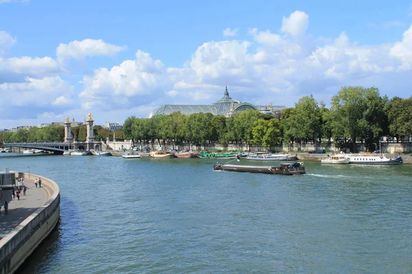 Paris, Fransa sermaye şehir Seine Nehri — Stok fotoğraf