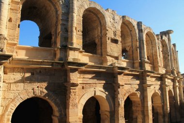 arles amfi