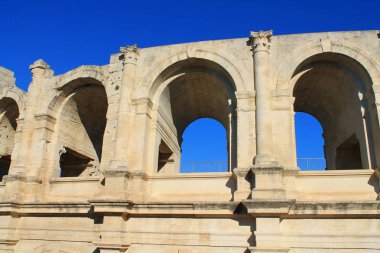 arles amfi